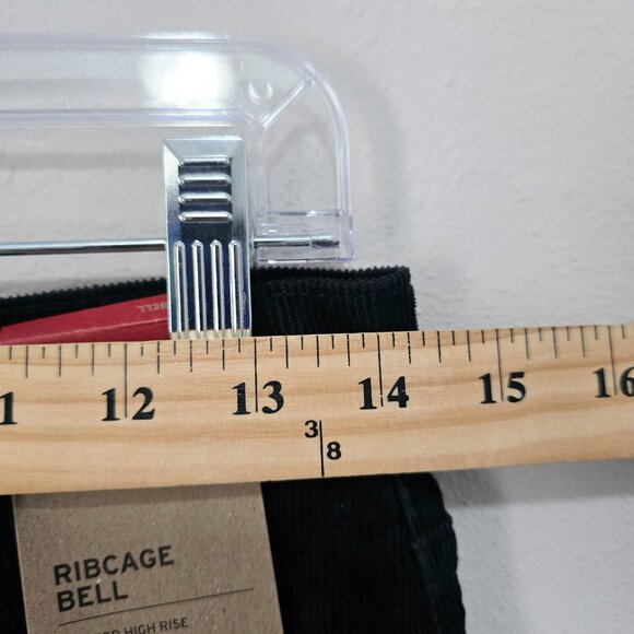 NWT Levi's Ribcage Bell Bottom Flare Corduroy Pants 70s Size 29 Black - Picture 6 of 8